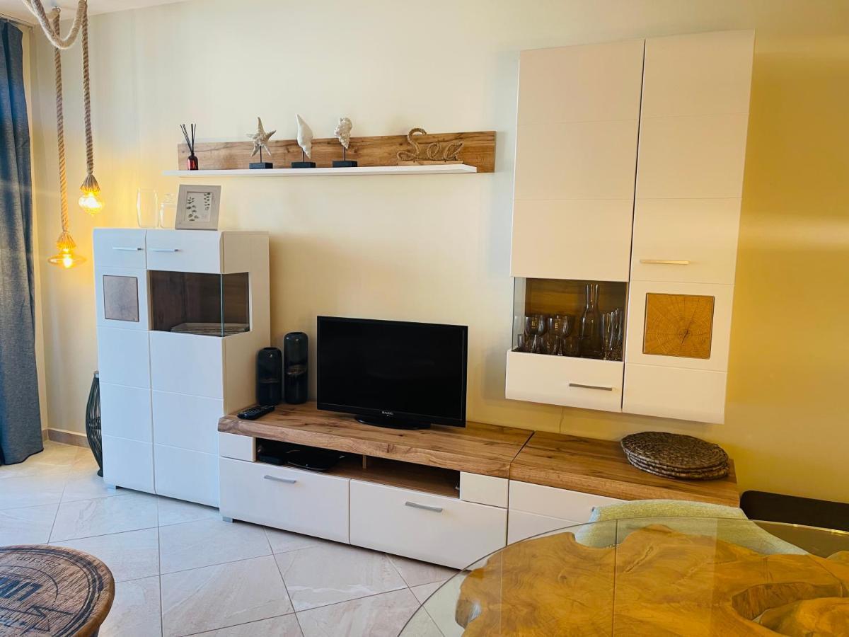 Flores Garden Sea View Apartment With Balcony Chernomorets Bagian luar foto